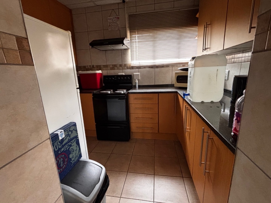 7 Bedroom Property for Sale in Flamwood North West